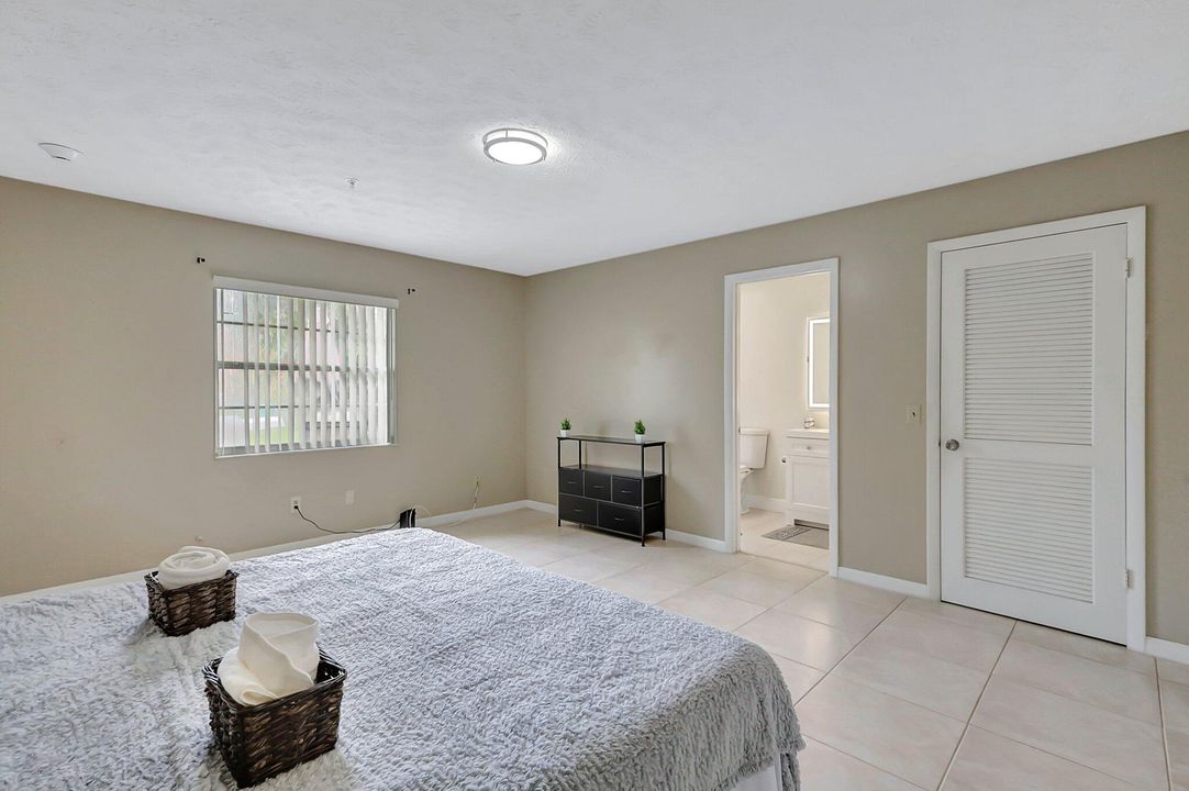 Activo con contrato: $349,900 (3 camas, 2 baños, 1580 Pies cuadrados)