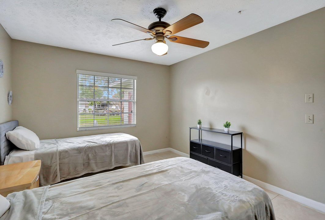 Activo con contrato: $349,900 (3 camas, 2 baños, 1580 Pies cuadrados)