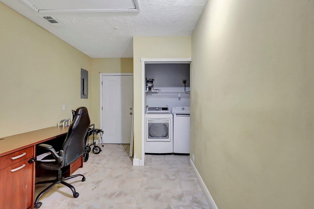 Activo con contrato: $349,900 (3 camas, 2 baños, 1580 Pies cuadrados)