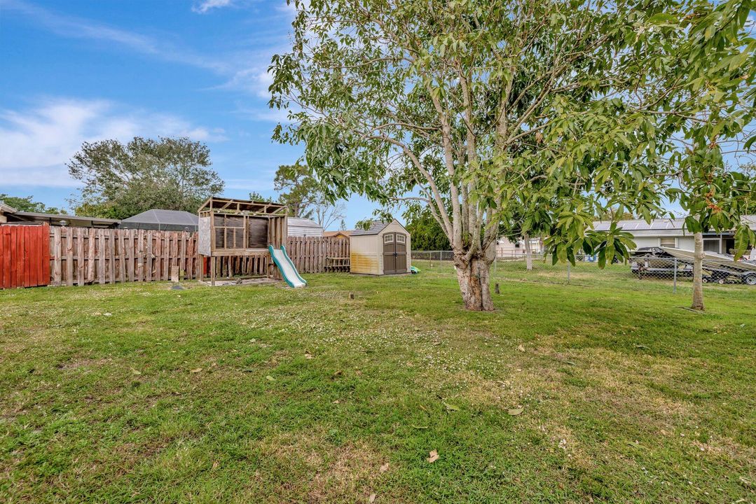 Activo con contrato: $349,900 (3 camas, 2 baños, 1580 Pies cuadrados)