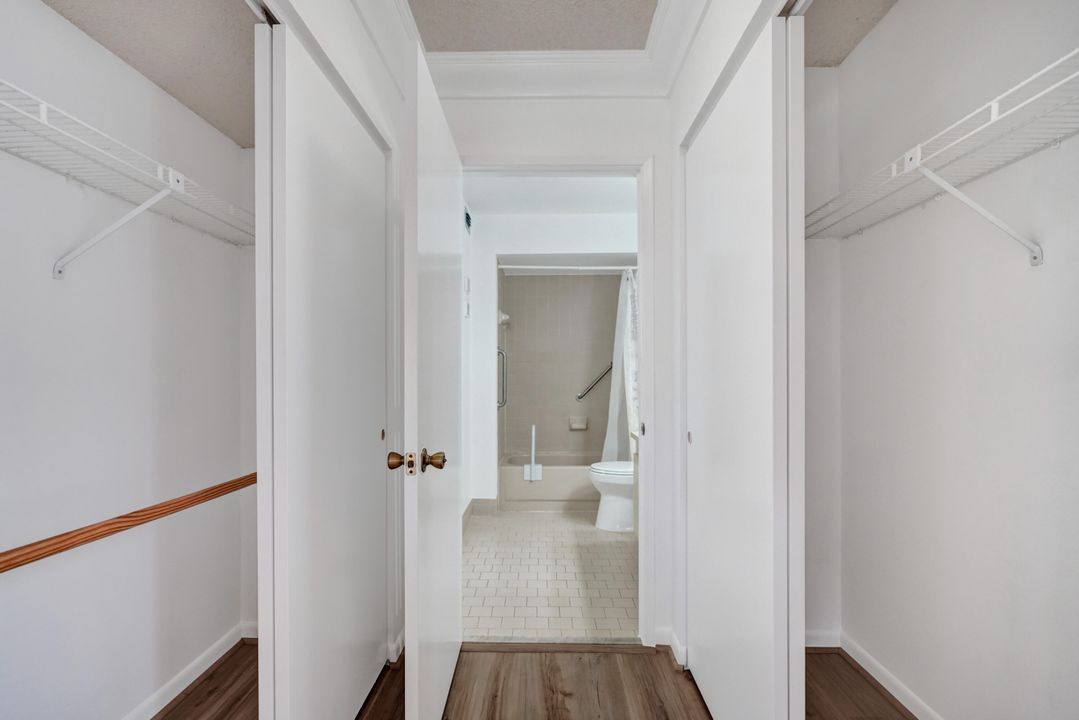 Active With Contract: $279,600 (2 beds, 2 baths, 1227 Square Feet)