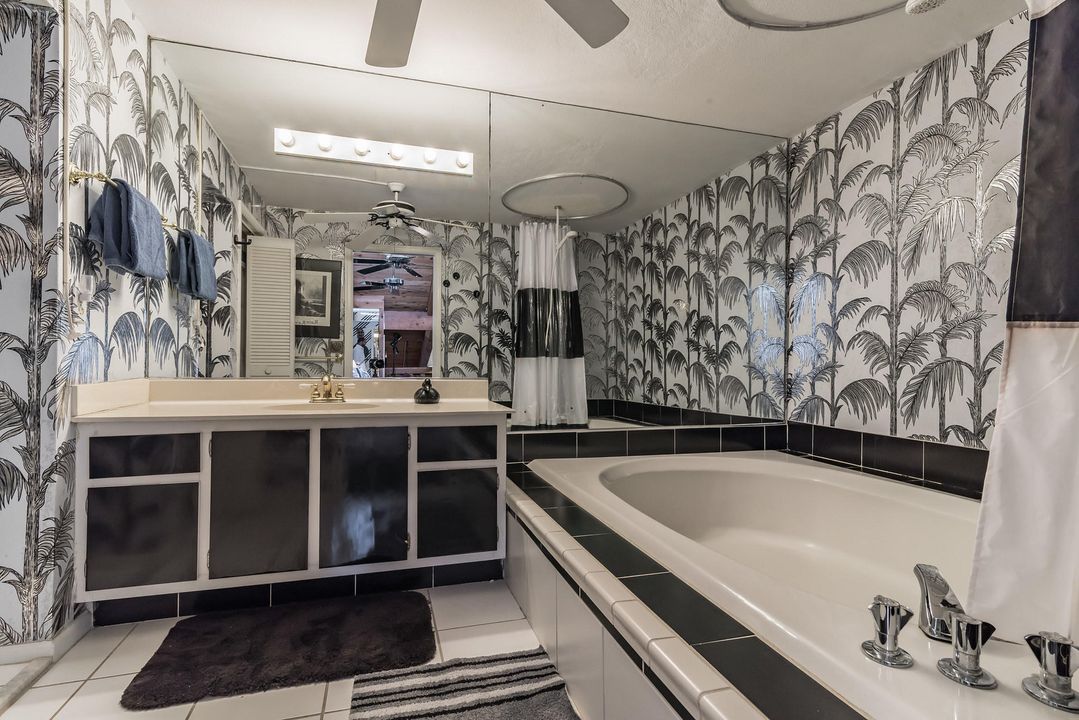 待售: $325,000 (1 贝兹, 1 浴室, 1160 平方英尺)