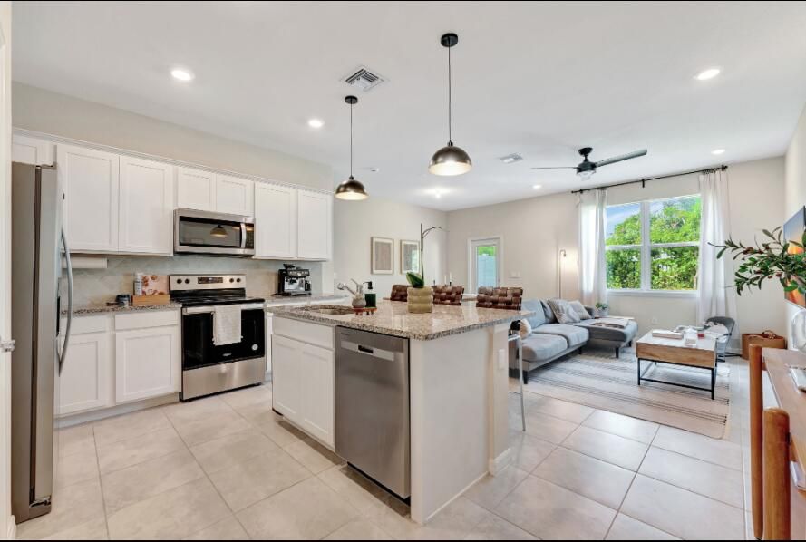 待售: $460,000 (3 贝兹, 2 浴室, 1516 平方英尺)