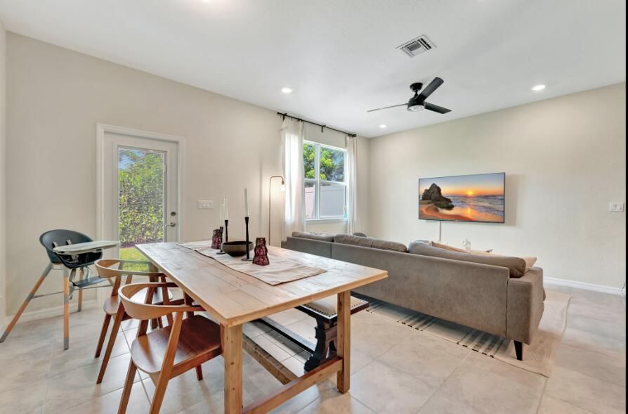 待售: $460,000 (3 贝兹, 2 浴室, 1516 平方英尺)