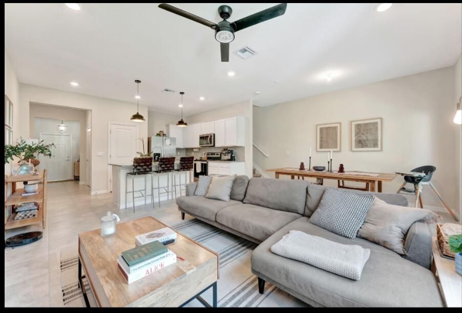 待售: $460,000 (3 贝兹, 2 浴室, 1516 平方英尺)