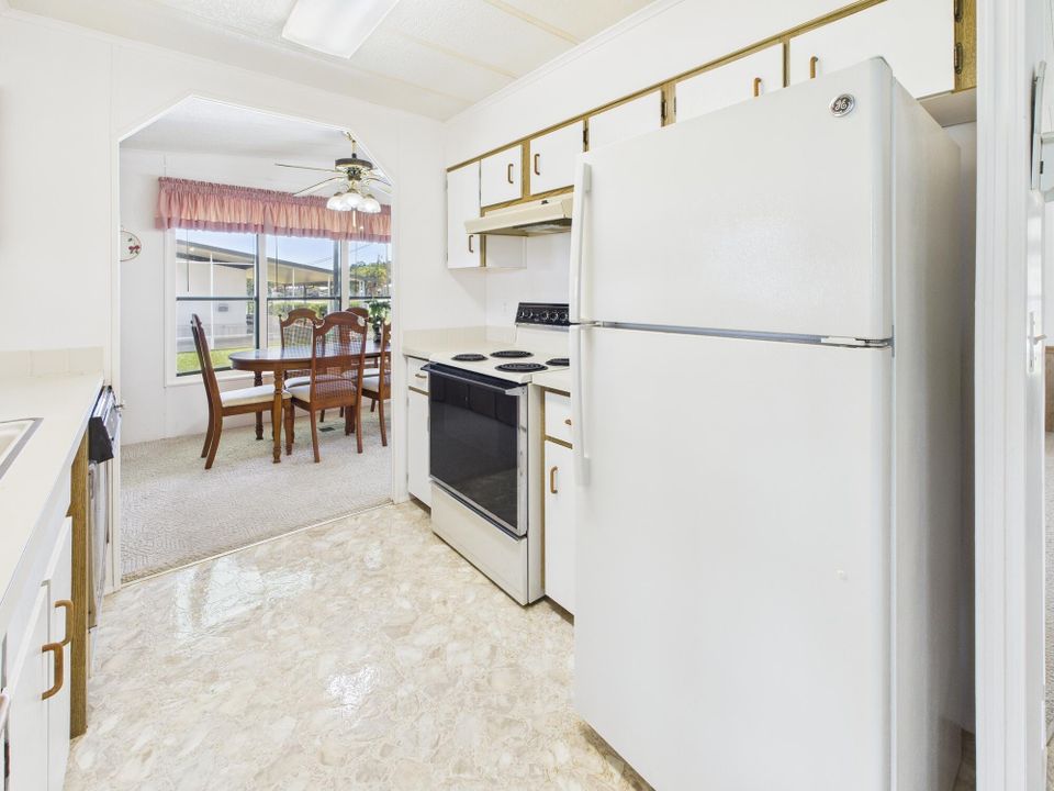 待售: $199,000 (2 贝兹, 2 浴室, 1476 平方英尺)