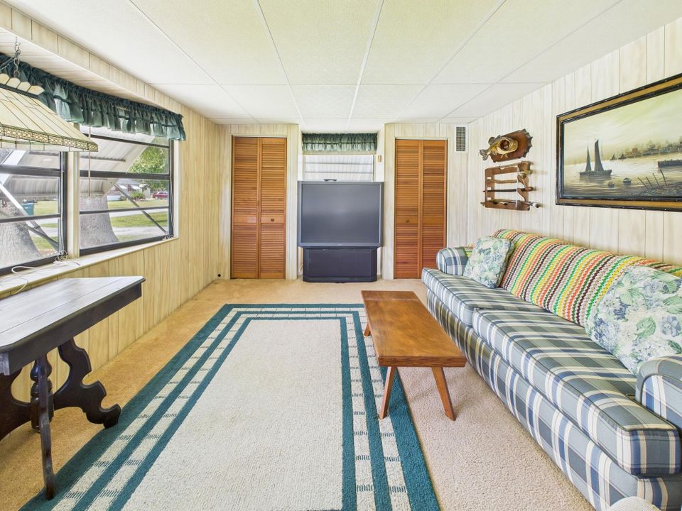 待售: $199,000 (2 贝兹, 2 浴室, 1476 平方英尺)