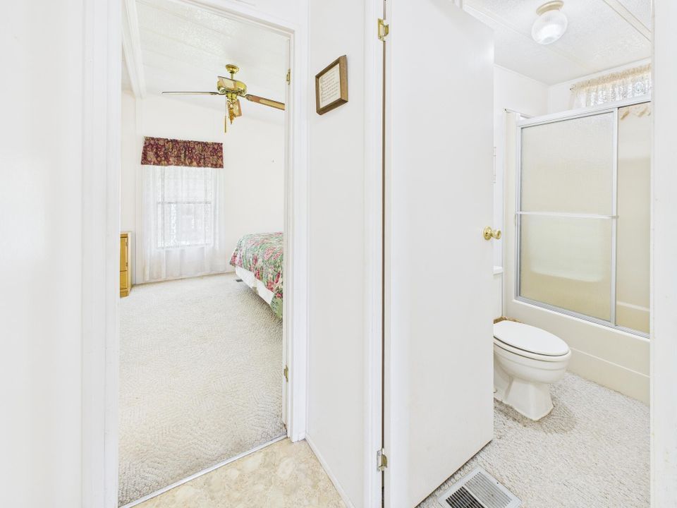 待售: $199,000 (2 贝兹, 2 浴室, 1476 平方英尺)