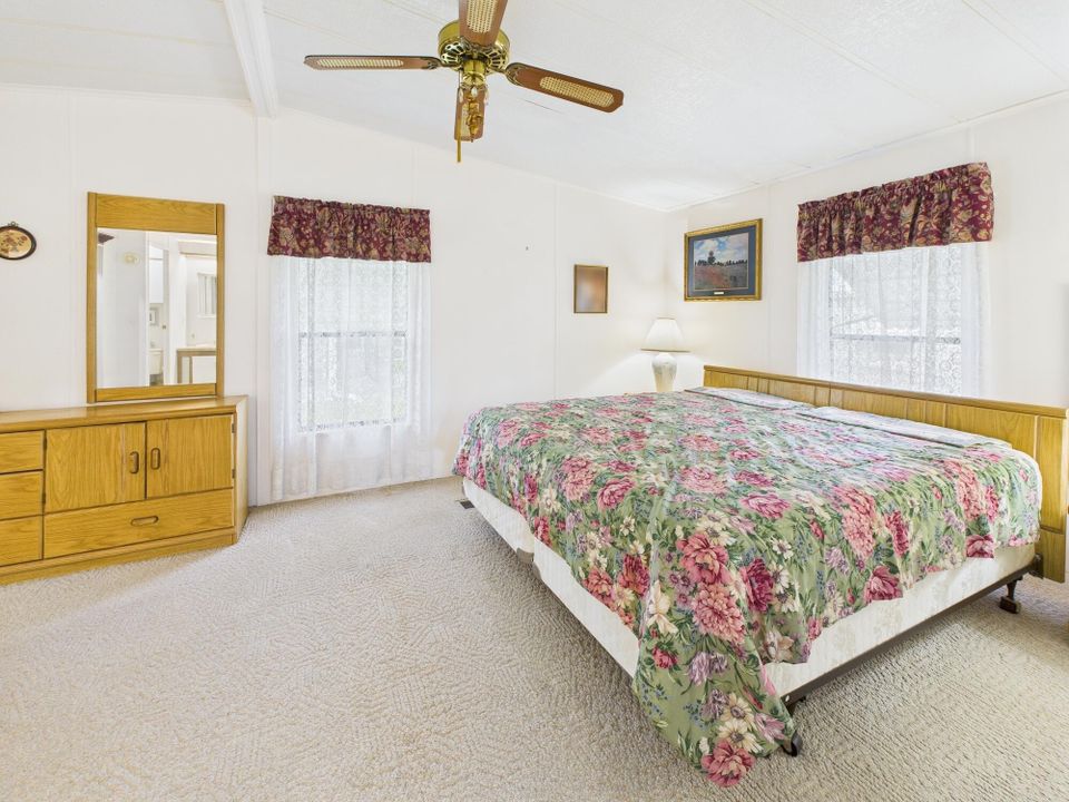 待售: $199,000 (2 贝兹, 2 浴室, 1476 平方英尺)