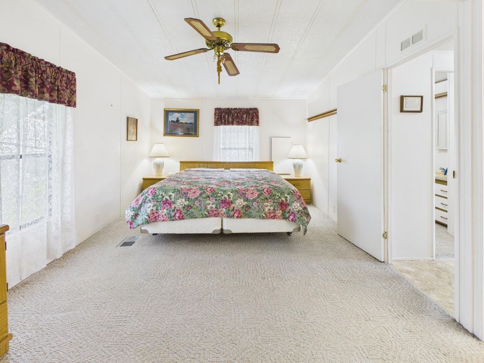 待售: $199,000 (2 贝兹, 2 浴室, 1476 平方英尺)