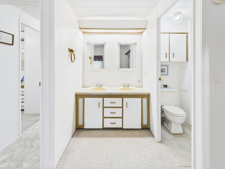 待售: $199,000 (2 贝兹, 2 浴室, 1476 平方英尺)