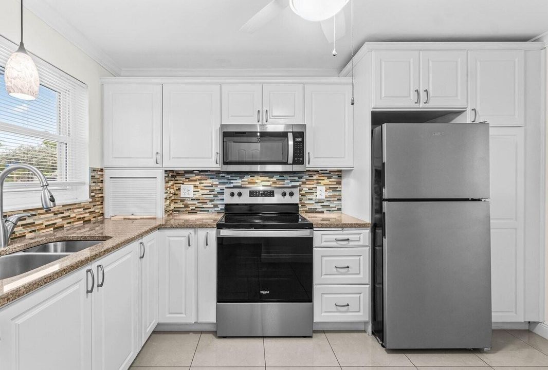 Recently Sold: $149,000 (2 beds, 2 baths, 1046 Square Feet)