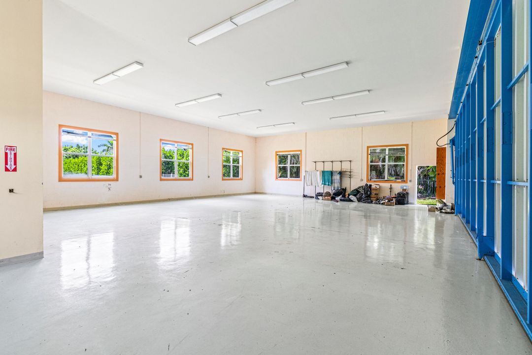 Под контрактом: $13,000 (5 спален, 5 ванн, 3522 Квадратных фут)