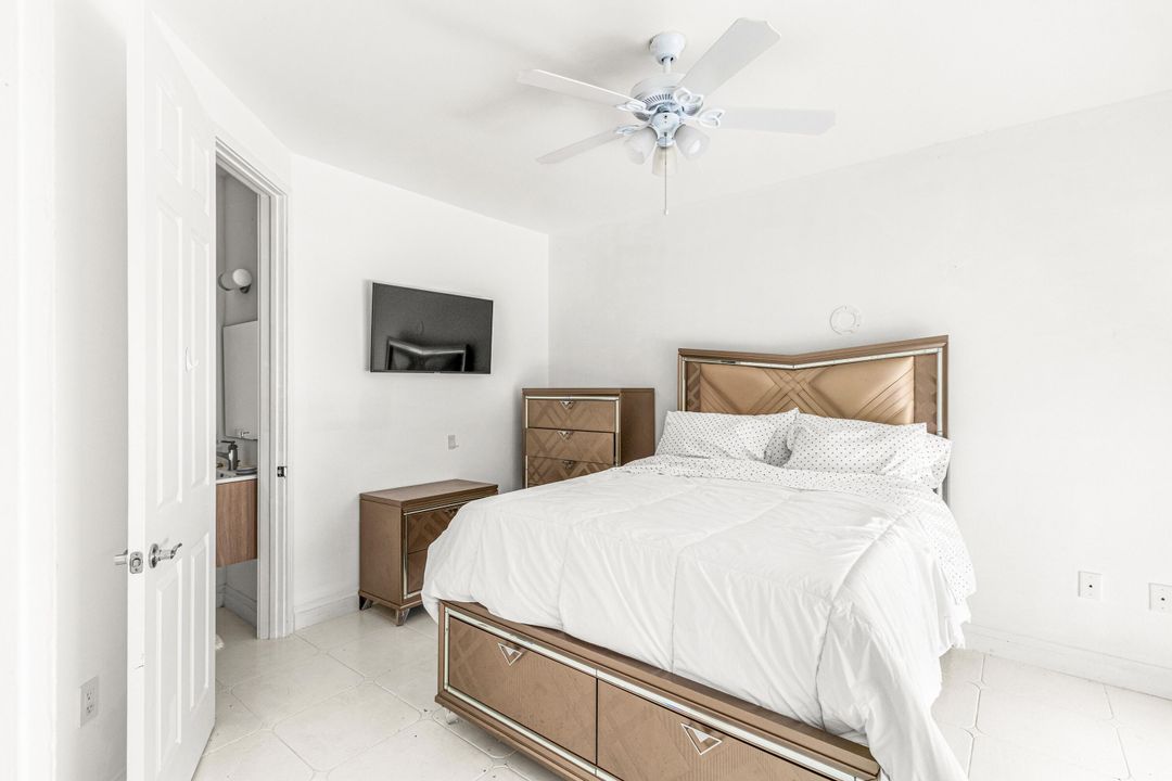 Под контрактом: $13,000 (5 спален, 5 ванн, 3522 Квадратных фут)