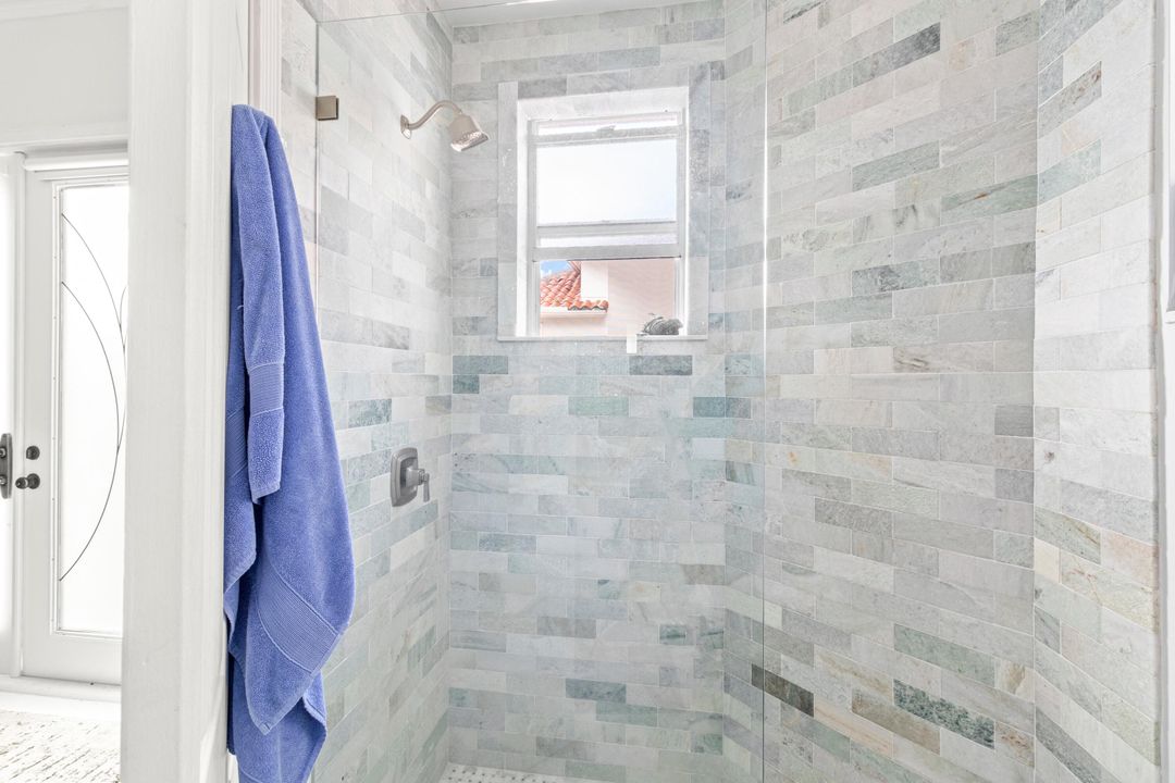 Под контрактом: $13,000 (5 спален, 5 ванн, 3522 Квадратных фут)