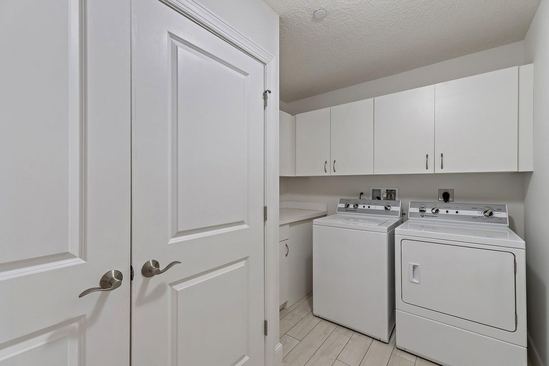 На продажу: $1,295,000 (3 спален, 3 ванн, 1859 Квадратных фут)