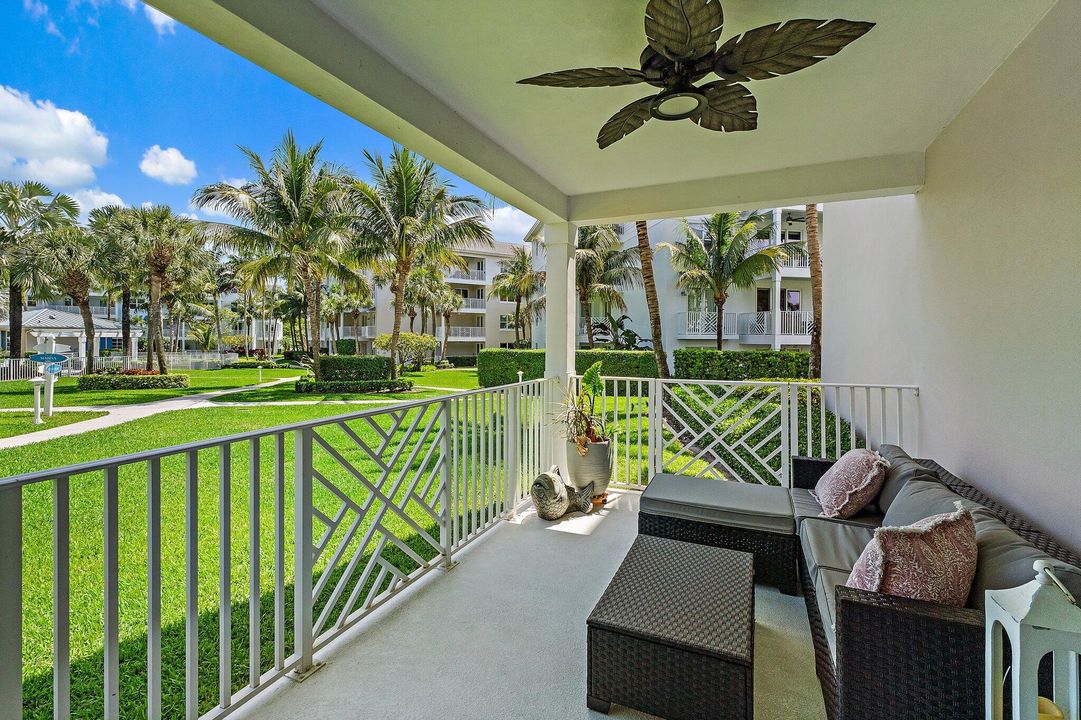 На продажу: $1,295,000 (3 спален, 3 ванн, 1859 Квадратных фут)