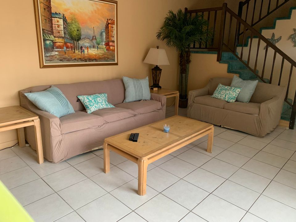 出租: $2,000 (2 贝兹, 2 浴室, 1328 平方英尺)