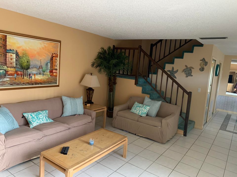 出租: $2,000 (2 贝兹, 2 浴室, 1328 平方英尺)