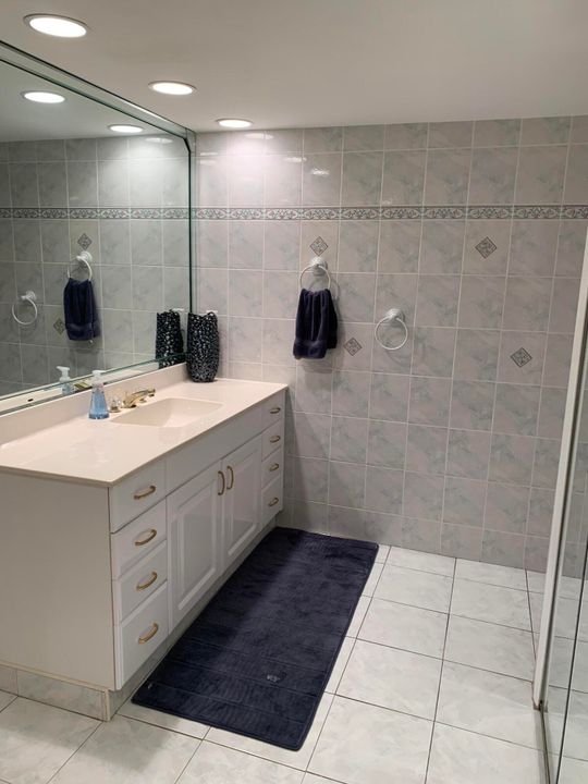 出租: $2,000 (2 贝兹, 2 浴室, 1328 平方英尺)