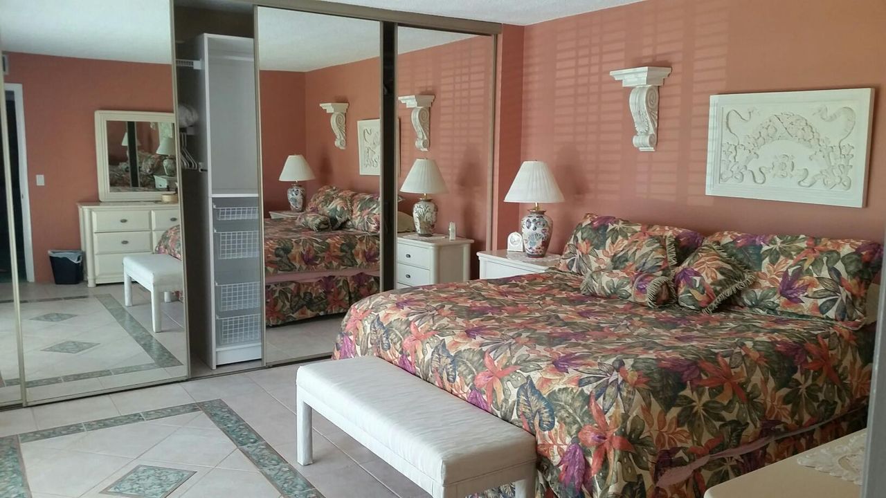 出租: $2,000 (2 贝兹, 2 浴室, 1328 平方英尺)