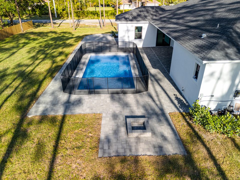 Active With Contract: $1,190,000 (4 beds, 3 baths, 2946 Square Feet)