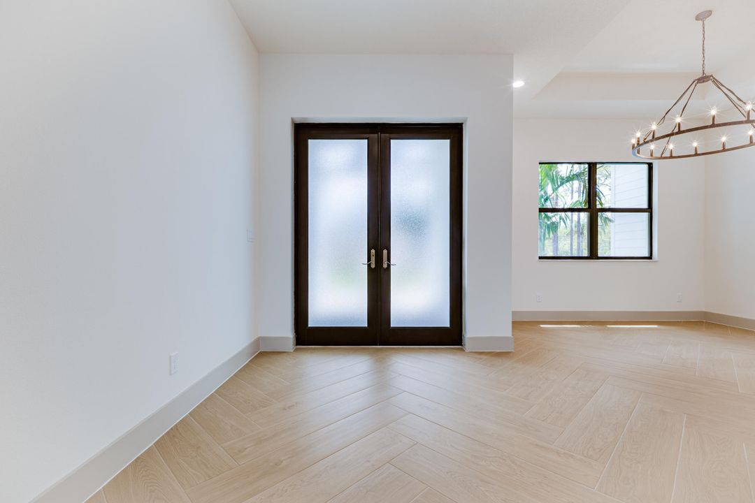 Active With Contract: $1,190,000 (4 beds, 3 baths, 2946 Square Feet)