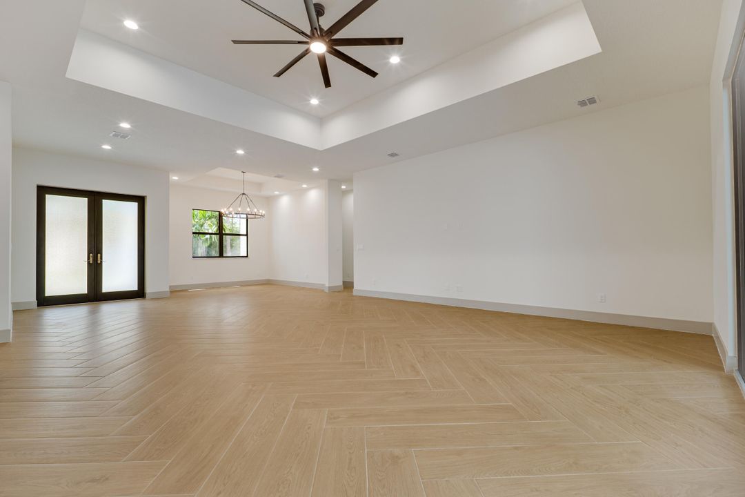 Active With Contract: $1,190,000 (4 beds, 3 baths, 2946 Square Feet)