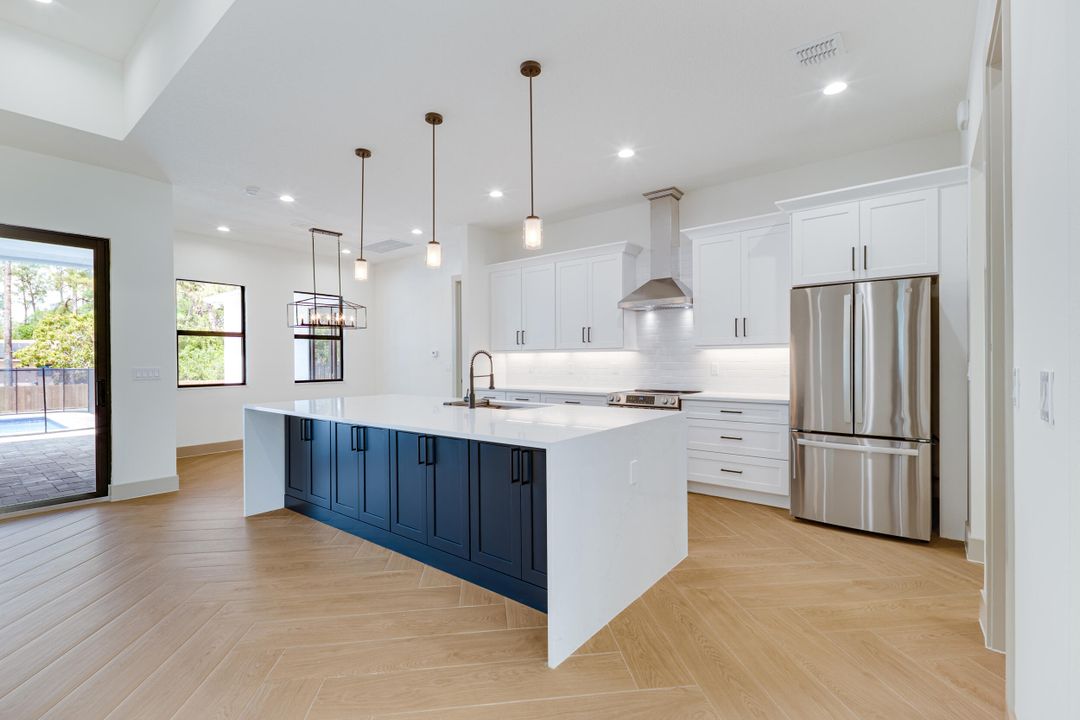 Active With Contract: $1,190,000 (4 beds, 3 baths, 2946 Square Feet)