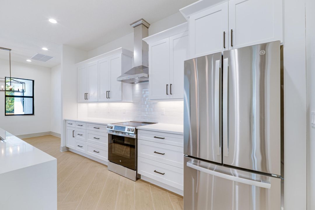 Active With Contract: $1,190,000 (4 beds, 3 baths, 2946 Square Feet)