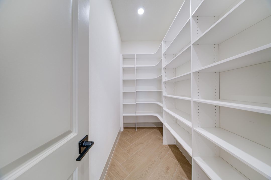 Active With Contract: $1,190,000 (4 beds, 3 baths, 2946 Square Feet)