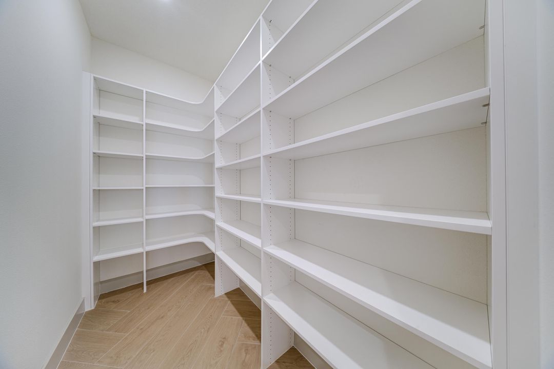 Active With Contract: $1,190,000 (4 beds, 3 baths, 2946 Square Feet)