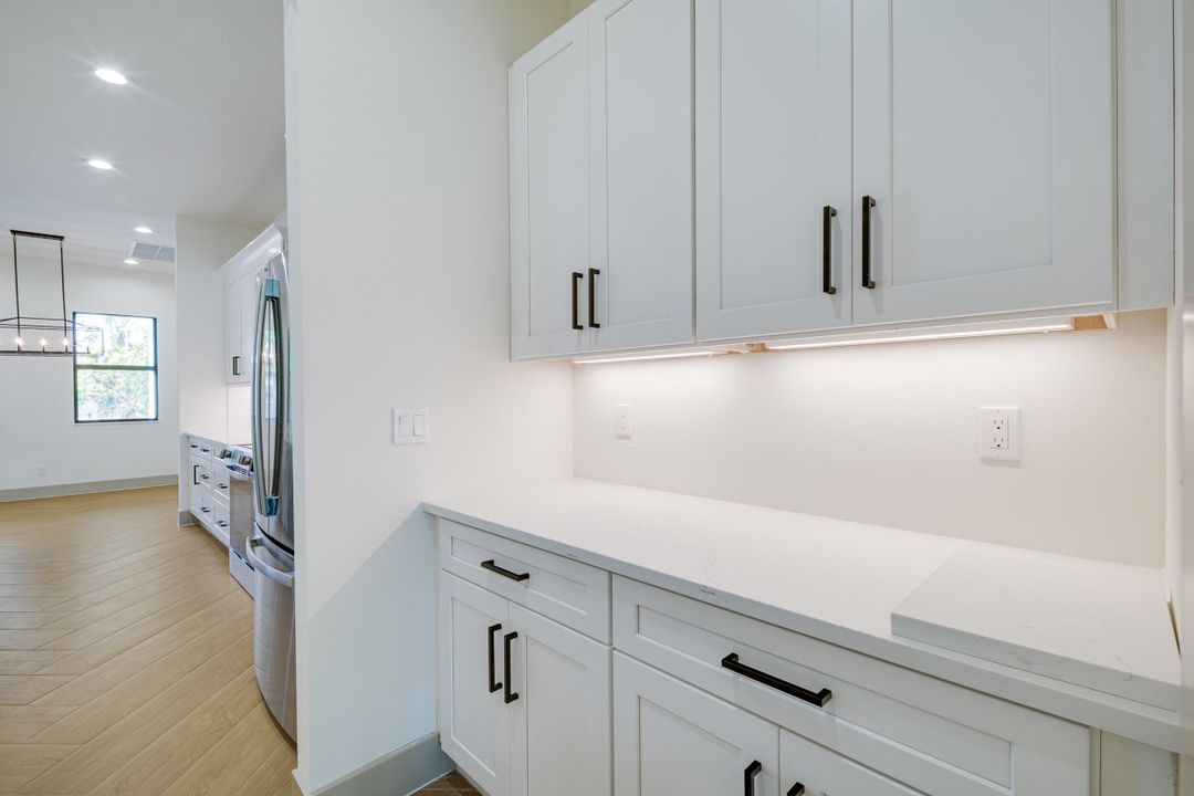 Active With Contract: $1,190,000 (4 beds, 3 baths, 2946 Square Feet)