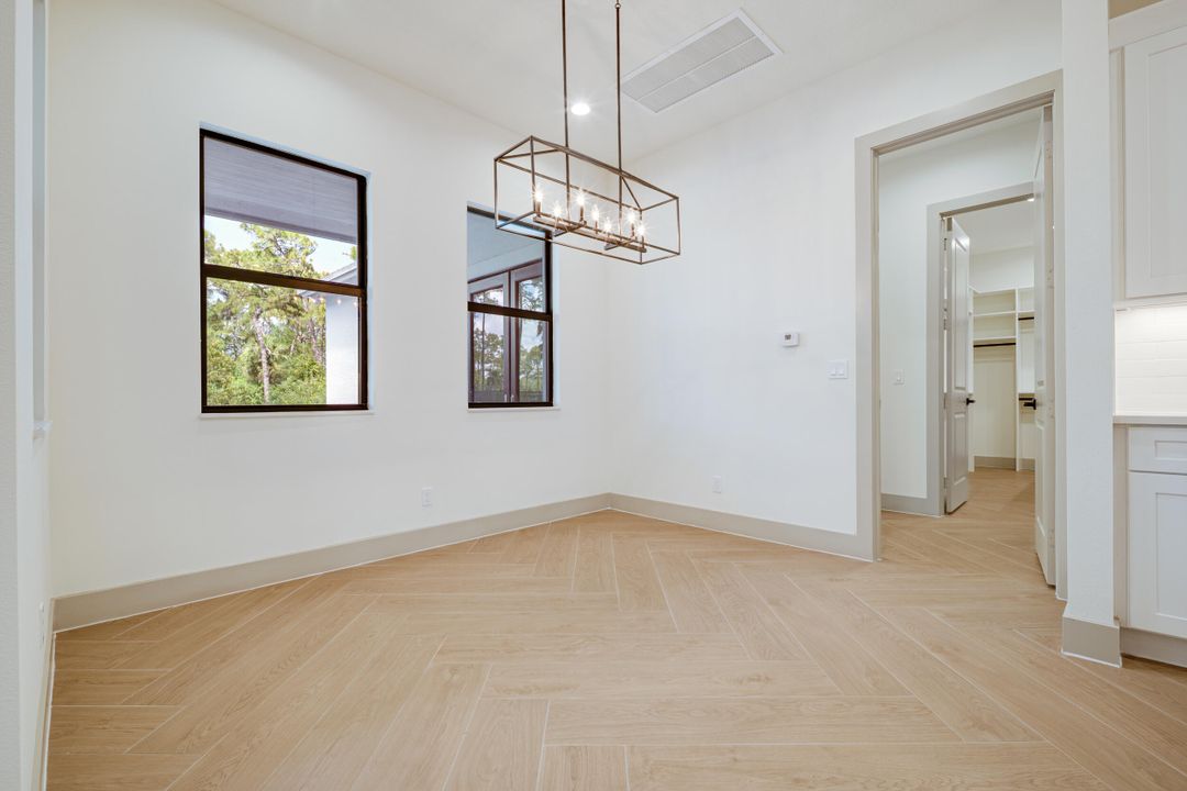 Active With Contract: $1,190,000 (4 beds, 3 baths, 2946 Square Feet)