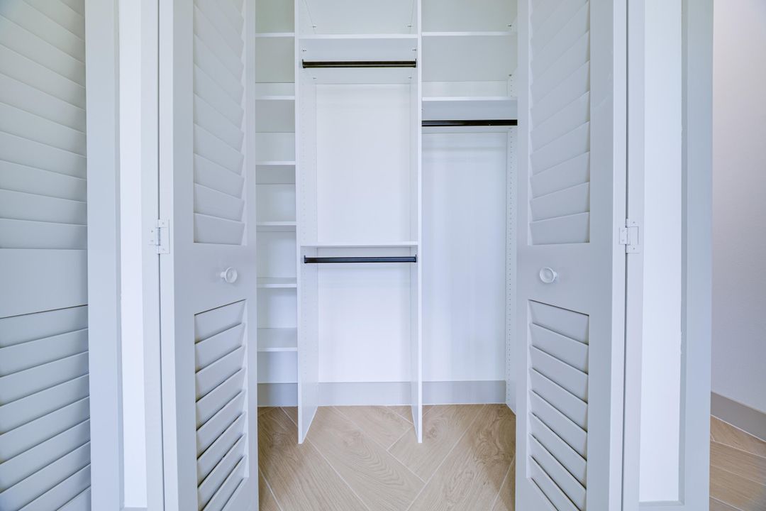 Active With Contract: $1,190,000 (4 beds, 3 baths, 2946 Square Feet)