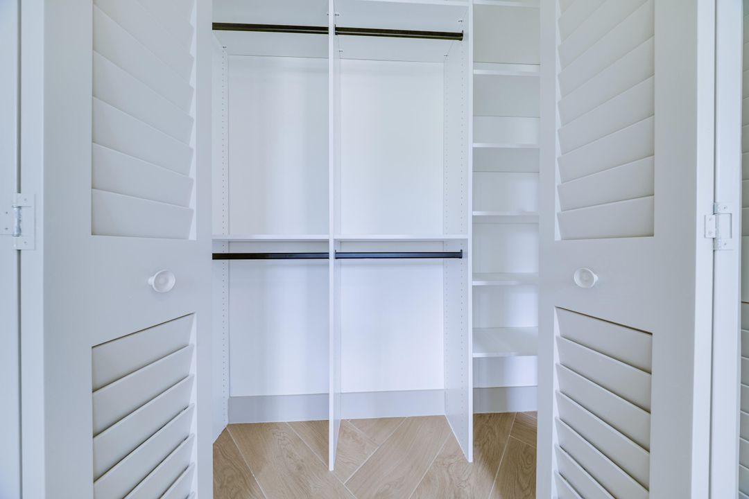 Active With Contract: $1,190,000 (4 beds, 3 baths, 2946 Square Feet)