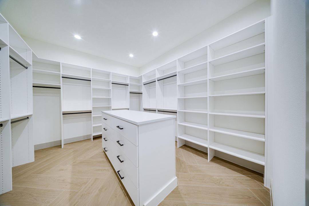 Active With Contract: $1,190,000 (4 beds, 3 baths, 2946 Square Feet)