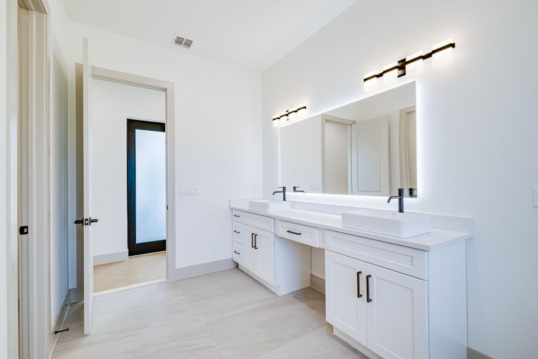 Active With Contract: $1,190,000 (4 beds, 3 baths, 2946 Square Feet)