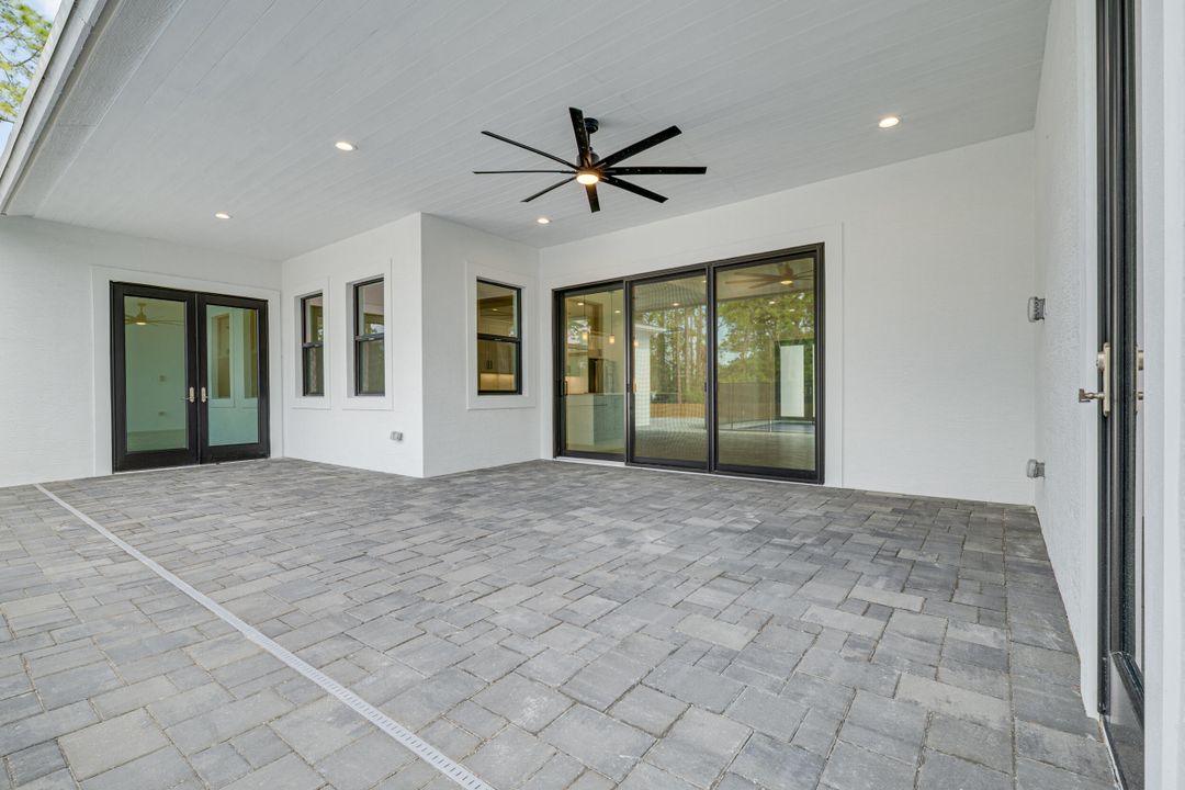 Active With Contract: $1,190,000 (4 beds, 3 baths, 2946 Square Feet)