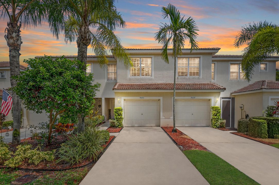 Recently Sold: $425,000 (3 beds, 2 baths, 1570 Square Feet)