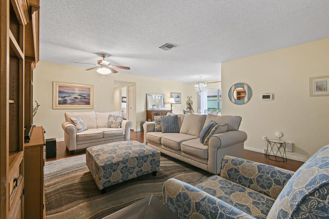 For Sale: $179,900 (2 beds, 2 baths, 1396 Square Feet)