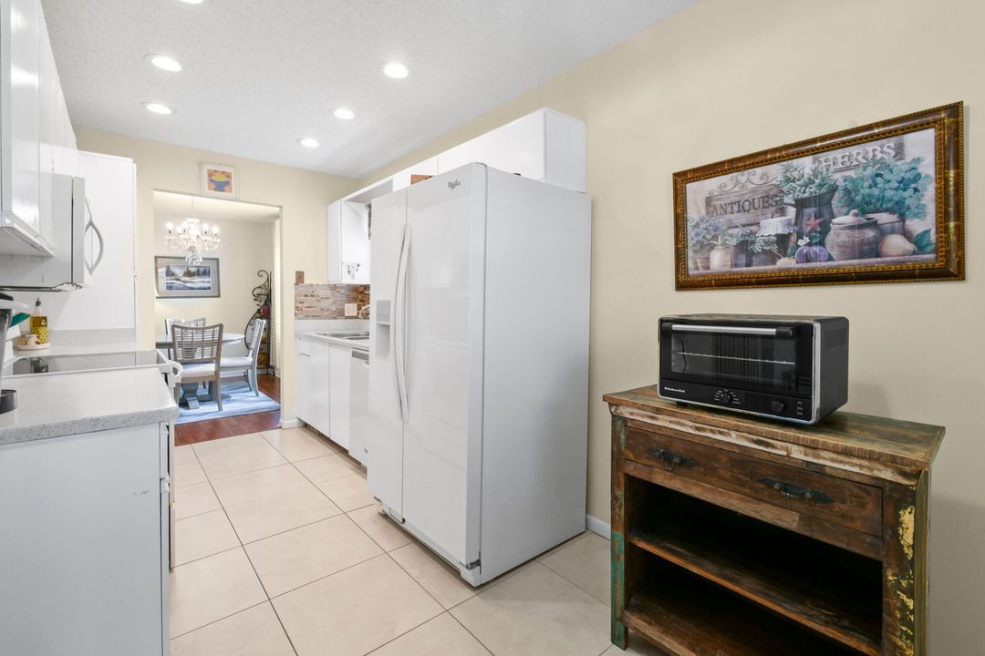 For Sale: $179,900 (2 beds, 2 baths, 1396 Square Feet)