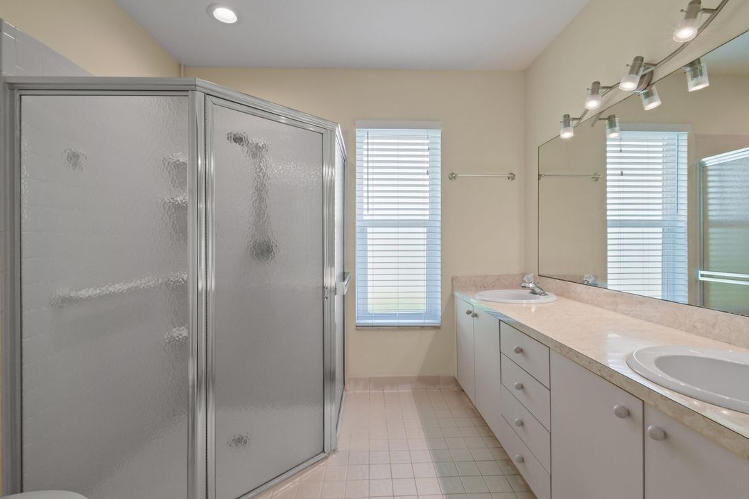 For Sale: $179,900 (2 beds, 2 baths, 1396 Square Feet)