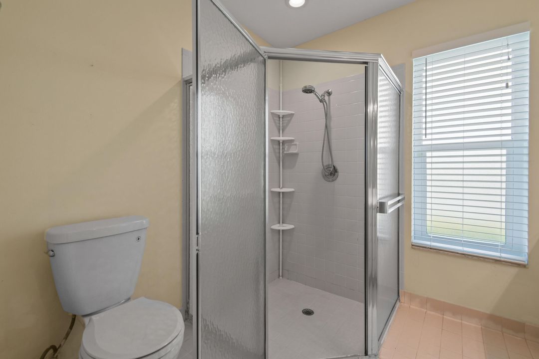 For Sale: $179,900 (2 beds, 2 baths, 1396 Square Feet)