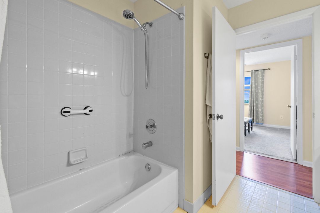 For Sale: $179,900 (2 beds, 2 baths, 1396 Square Feet)