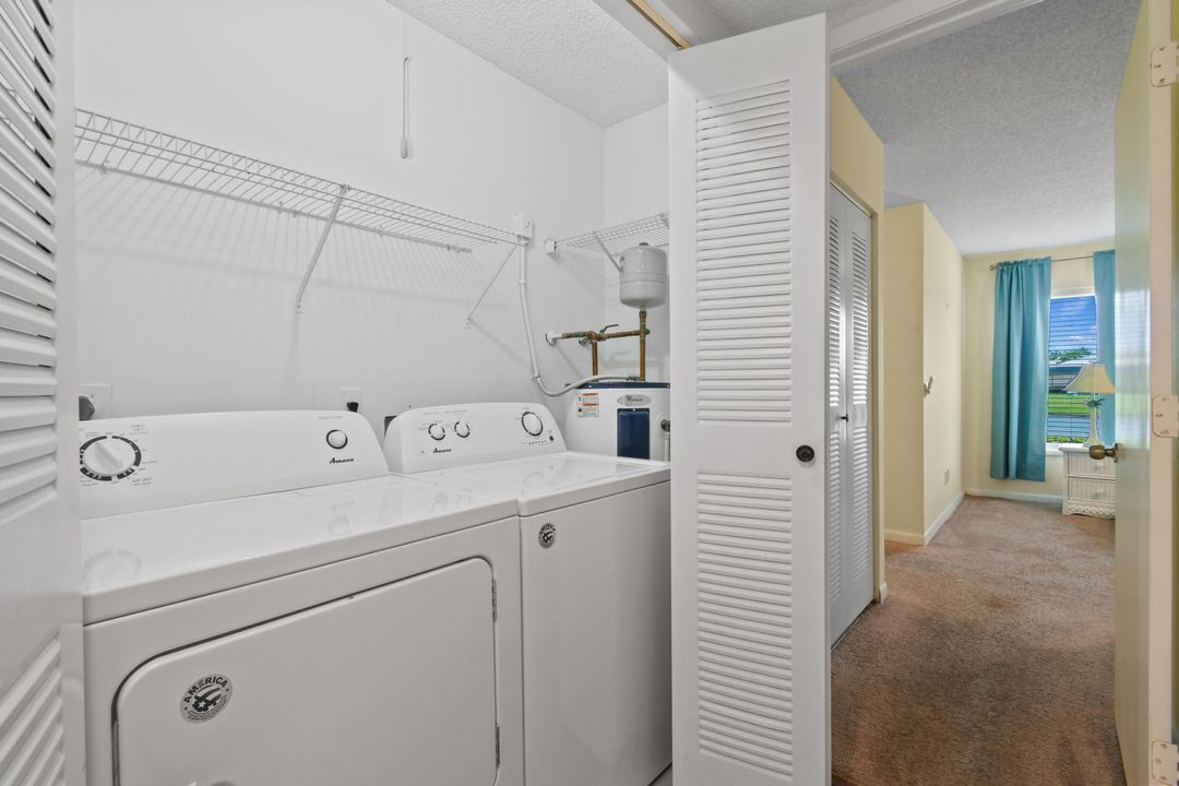 For Sale: $179,900 (2 beds, 2 baths, 1396 Square Feet)