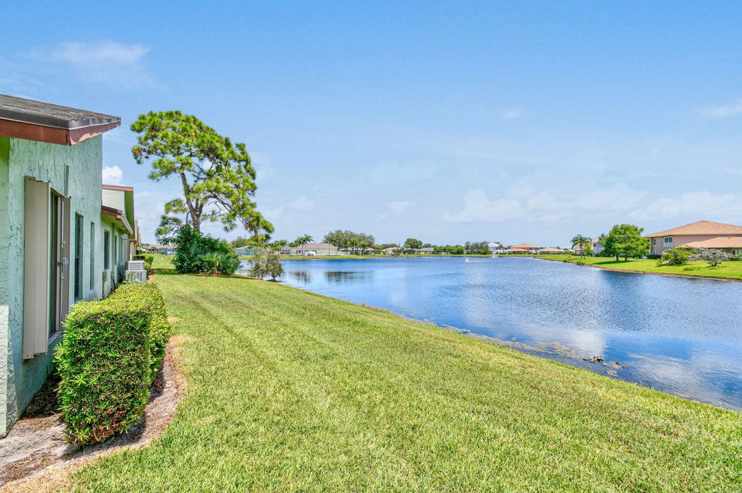 For Sale: $179,900 (2 beds, 2 baths, 1396 Square Feet)