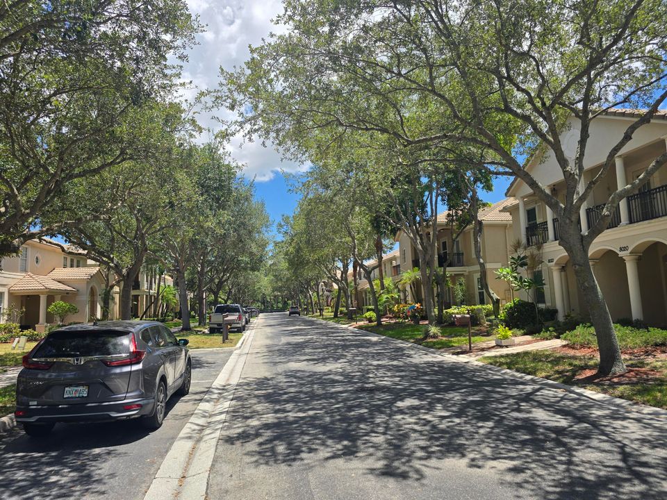 Active With Contract: $3,000 (3 beds, 2 baths, 1728 Square Feet)