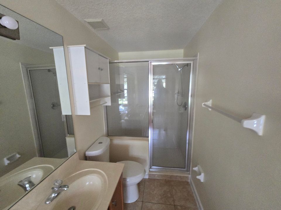 Active With Contract: $3,000 (3 beds, 2 baths, 1728 Square Feet)