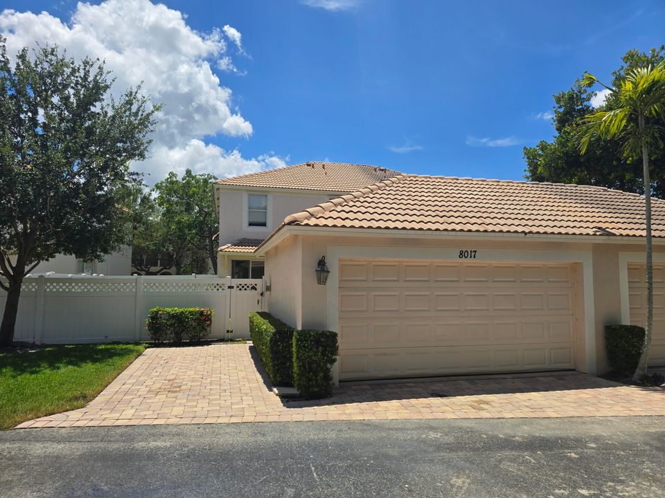 Active With Contract: $3,000 (3 beds, 2 baths, 1728 Square Feet)